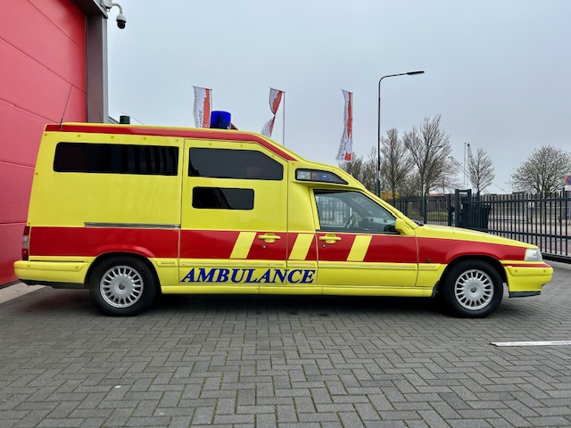 Volvo 960 3.0 Ambulance - 2013 (23050)