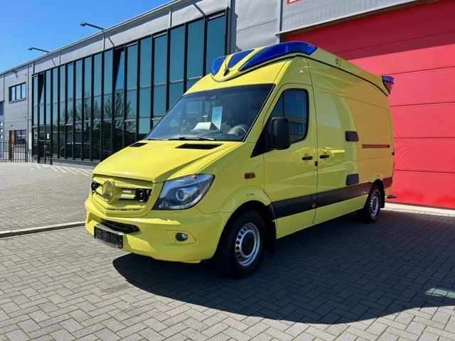 Mercedes-Benz 316 CDI Diesel Ambulance L2H2 – 2016 (23130)