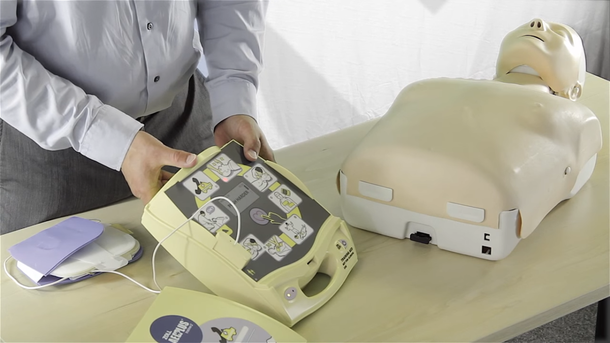 ZOLL AED Plus Defibrillator Trainer 2 (Dutch Language) Best Price