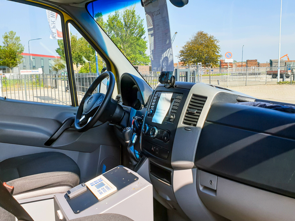 Mercedes-Benz Sprinter 316 CDI Ambulance - Front Seat2