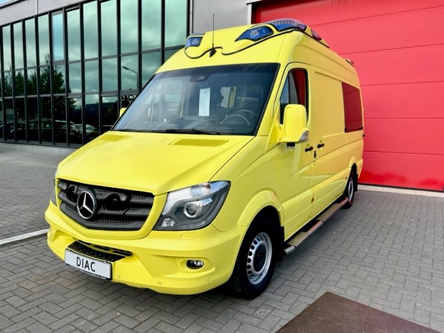 Mercedes-Benz Sprinter 319 CDI Ambulance – 2017 (23240)