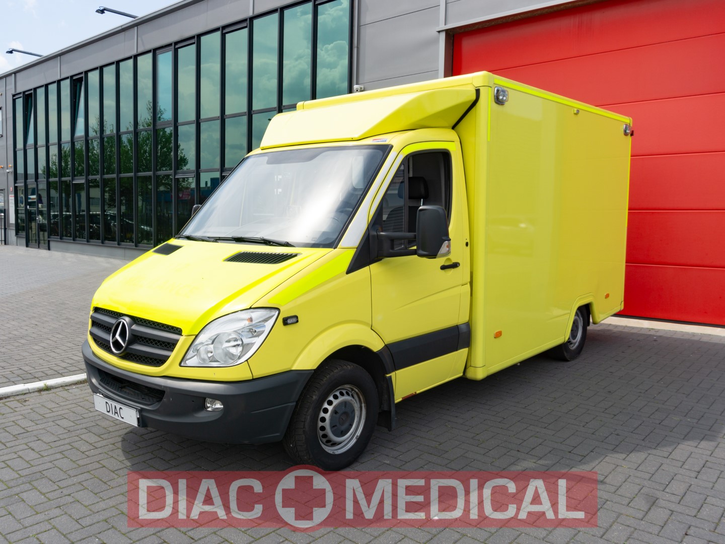 Mercedes-Benz 316 CDI Diesel Ambulance Container – 2011 (22145)