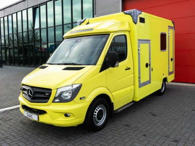 Mercedes-Benz 319 CDI Diesel Ambulance Container – 2015 (21200)