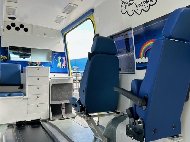 Mercedes-Benz 318 L2H2 Ambulance – 2007 (23015)