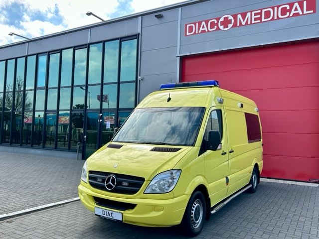 Mercedes-Benz 318 L2H2 Ambulance – 2007 (23015)