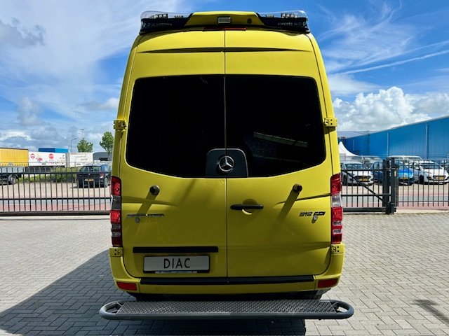 Mercedes-Benz Sprinter 319 CDI Ambulance – 2018 (24065)