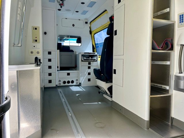 Mercedes-Benz Sprinter 319 CDI Ambulance – 2018 (24065)