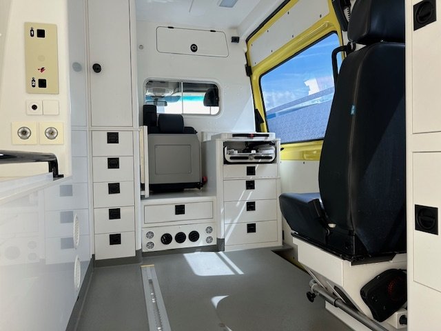 Mercedes-Benz Sprinter 319 CDI Ambulance – 2018 (24065)