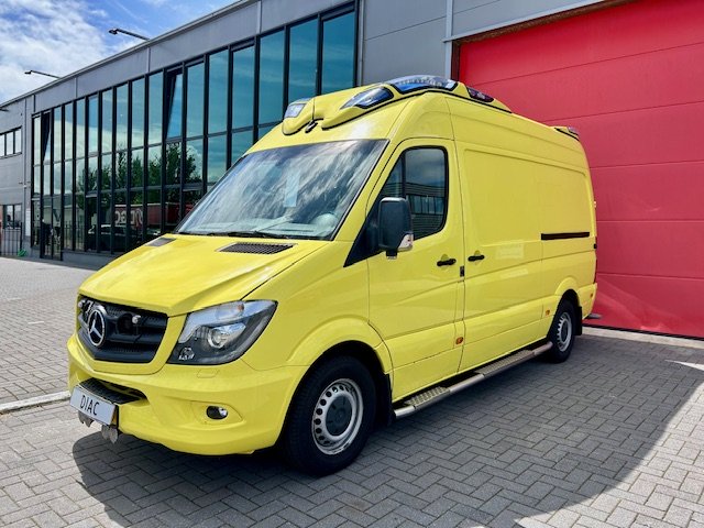 Mercedes-Benz Sprinter 319 CDI Krankenwagen L2H2- 2018 (24070)