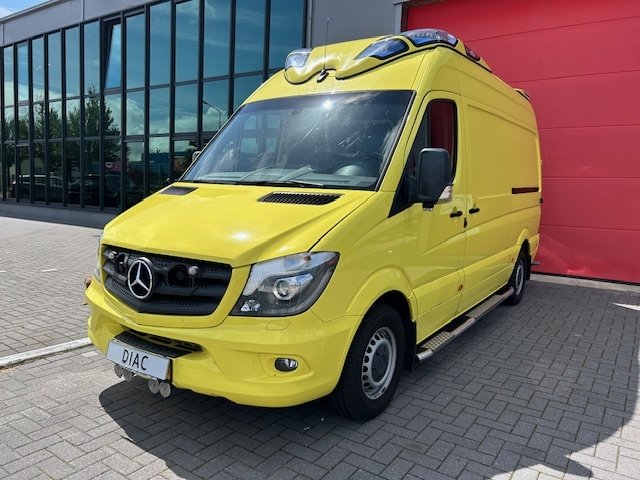 Mercedes-Benz Sprinter 319 CDI Ambulance – 2018 (24065)