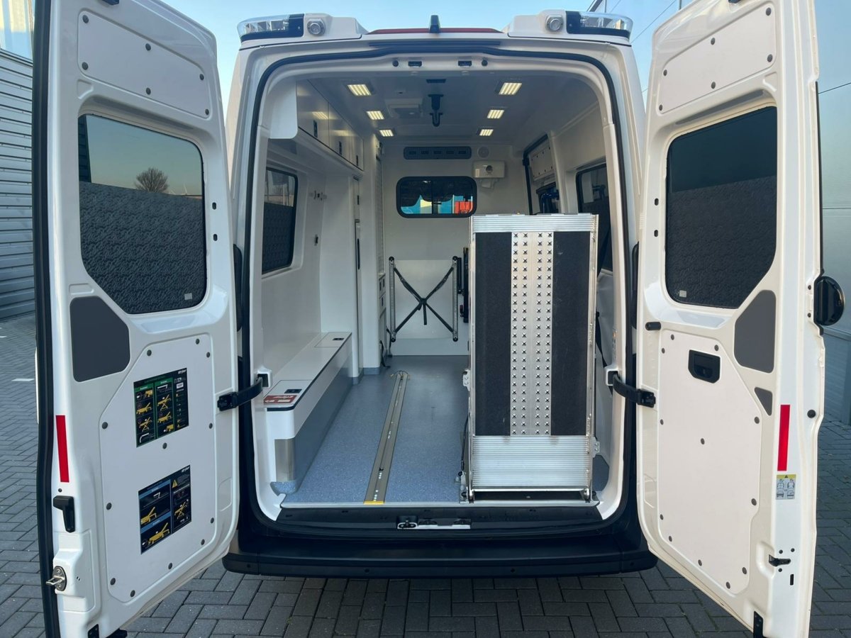 Volkswagen CRAFTER 4×2 Ambulance – 2019 (22270)