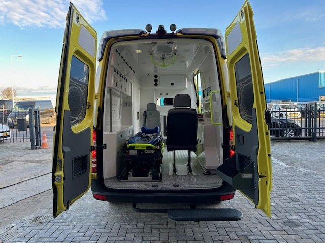 Mercedes-Benz 316 CDI Ambulance L2H2 – 2015 (23390)