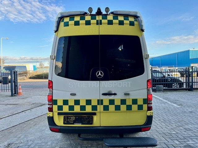 Mercedes-Benz 316 CDI Ambulance L2H2 – 2015 (23385)