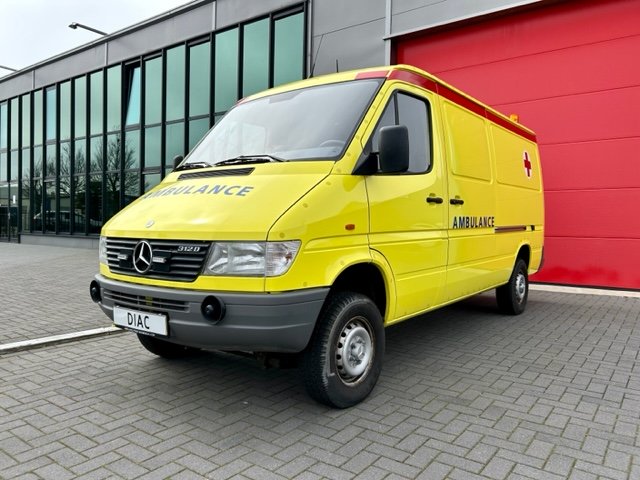 Volkswagen Touran Emergency Vehicle– 2012 (24040)