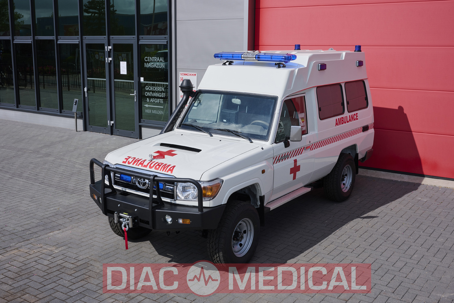 Toyota Landcruiser VDJ78 Ambulance 4×4 – Extended Roof – BLS (NEW)_JBD2550
