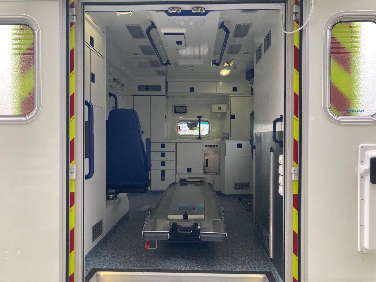 Mercedes-Benz 416 CDI Diesel Ambulance Container – 2017 (24120)