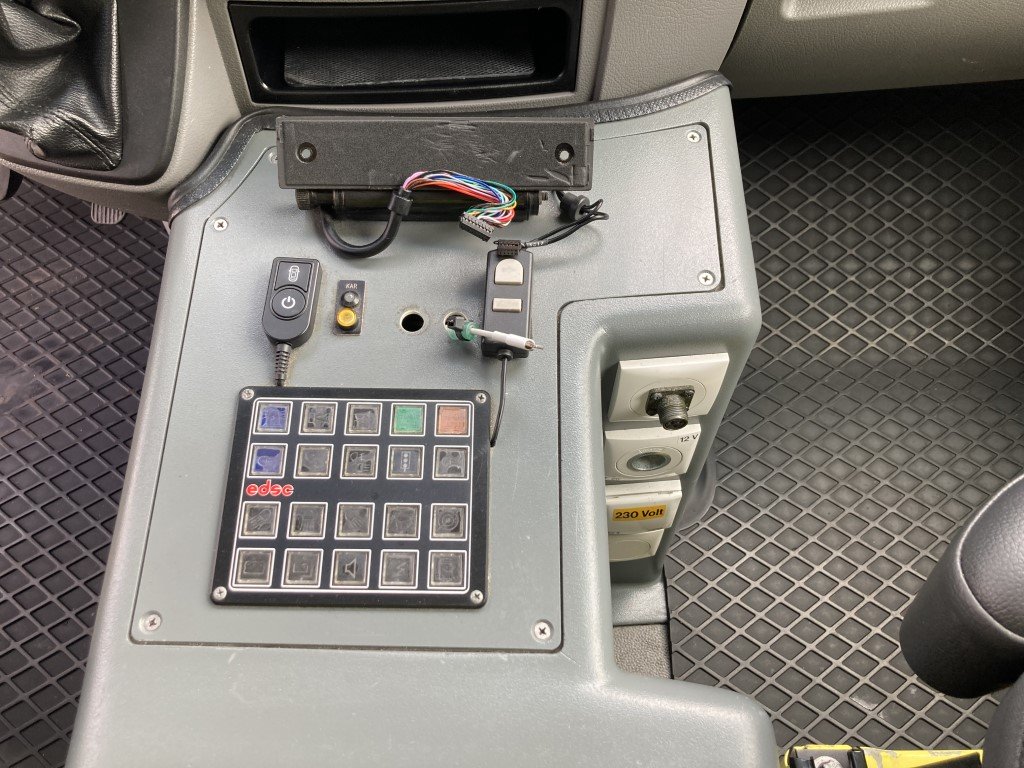 Mercedes-Benz 319 CDI Diesel Ambulance Container – 2018 (25040)