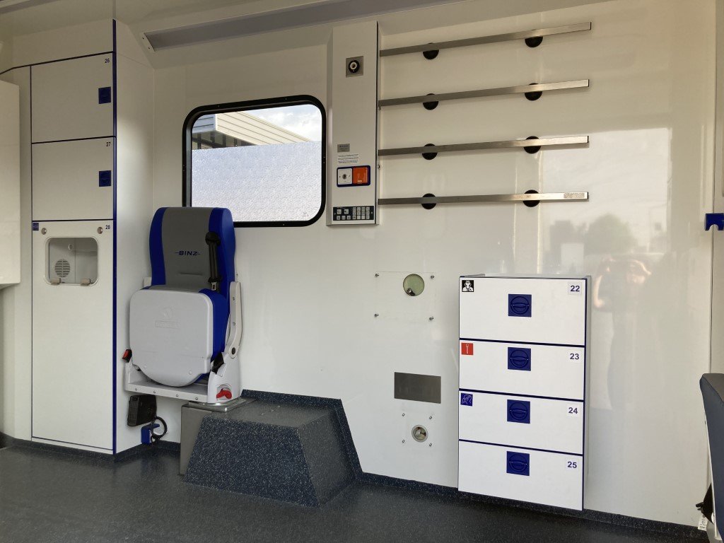 Mercedes-Benz 419 Krankenwagen Container – 2018 (25050)