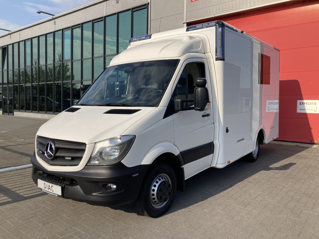 Mercedes-Benz 419 Ambulance Container – 2018 (25050)