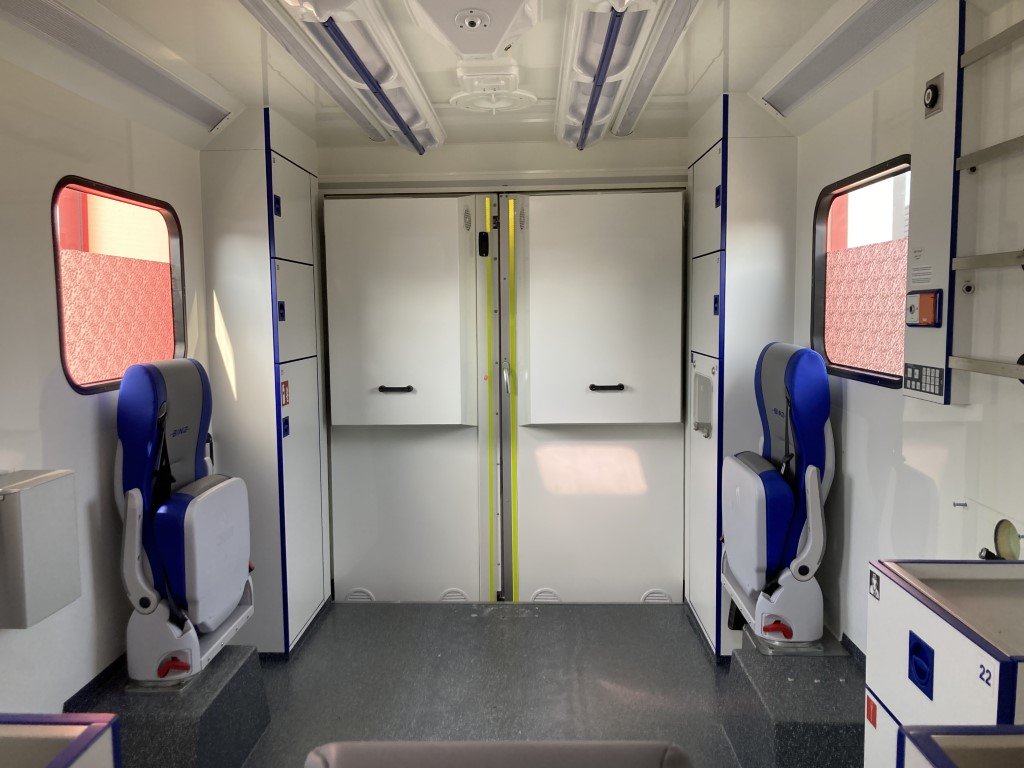 Mercedes-Benz 419 Container Ambulance – 2018 (25050)