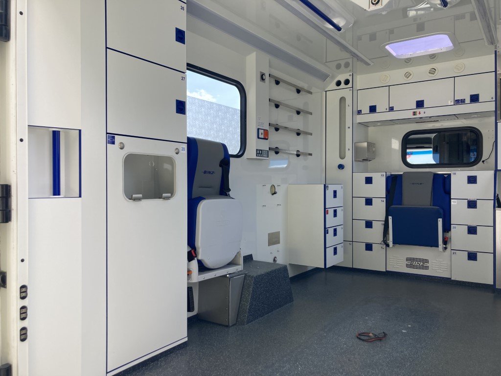 Mercedes-Benz 419 Ambulance Container – 2017 (25050)