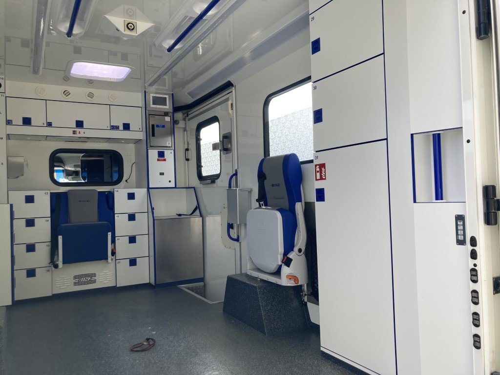 Mercedes-Benz 419 Ambulance Container – 2017 (25050)