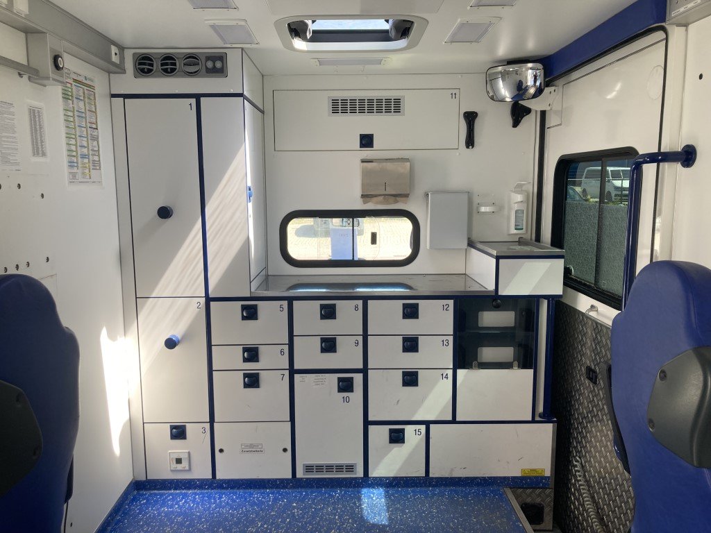 Mercedes-Benz 416 Ambulance Container – 2018 (25045)
