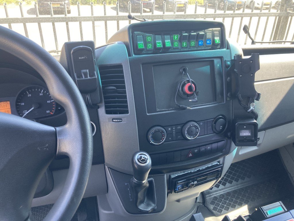 Mercedes-Benz 416 Ambulance Container – 2018 (25045)