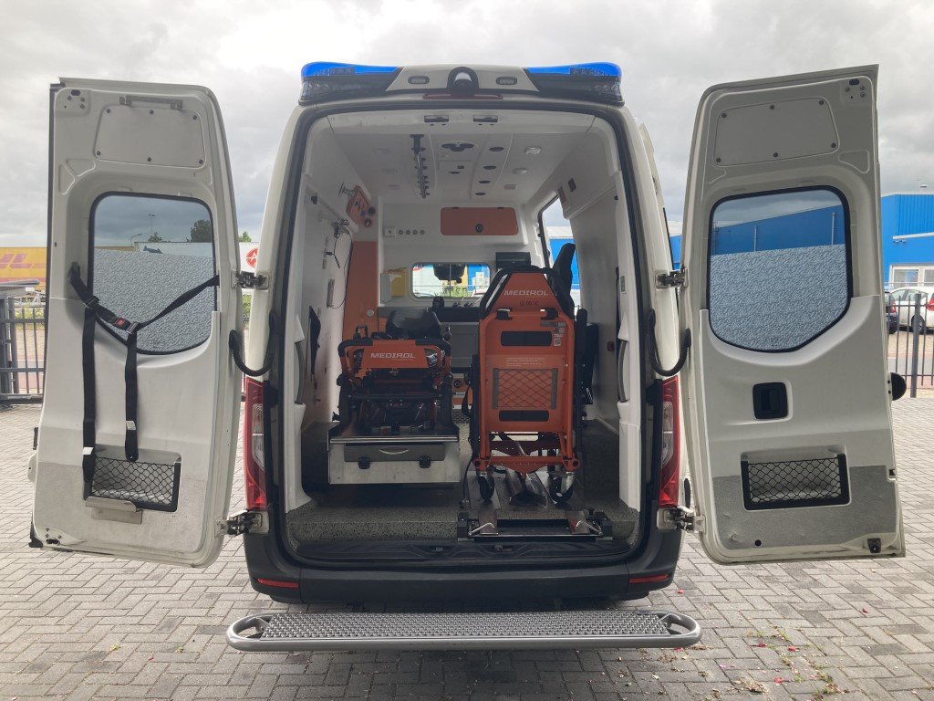Mercedes-Benz Sprinter 416 CDI Ambulance – 2020 (25075)
