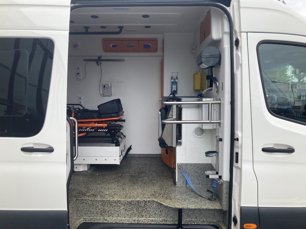 Mercedes-Benz Sprinter 416 CDI Ambulance – 2020 (25075)