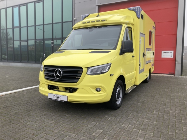 Mercedes-Benz 319 CDI Diesel Ambulance Container – 2019 (25095)