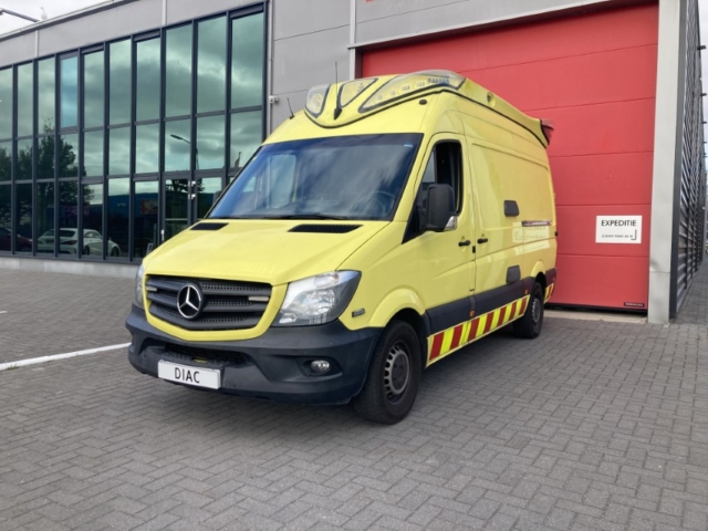 Mercedes-Benz 316 Ambulance L2H2 – 2015 (26060)